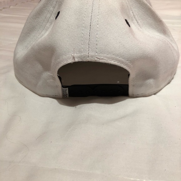 Crooks & castles snap back hat - Picture 2 of 2